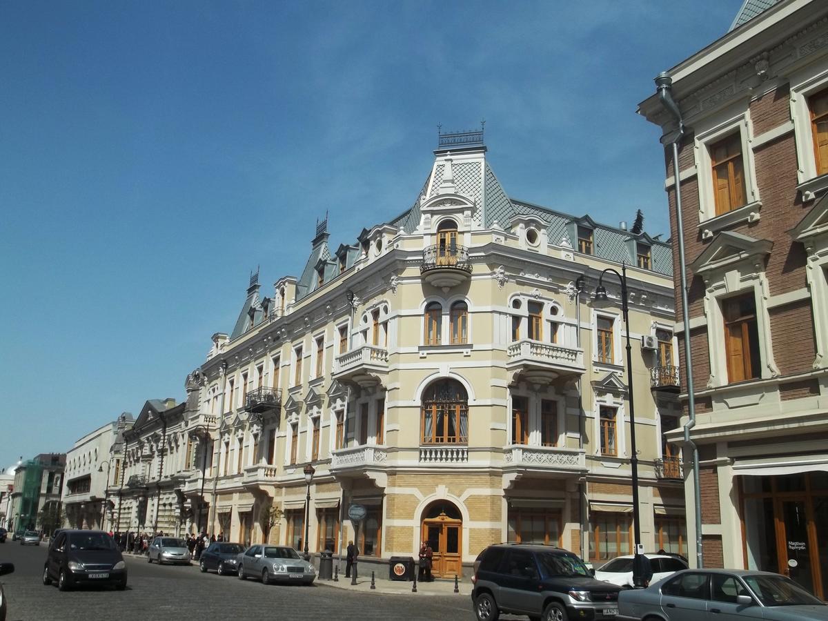 Cleopatra Palace Hostel Tbilisi Exterior photo