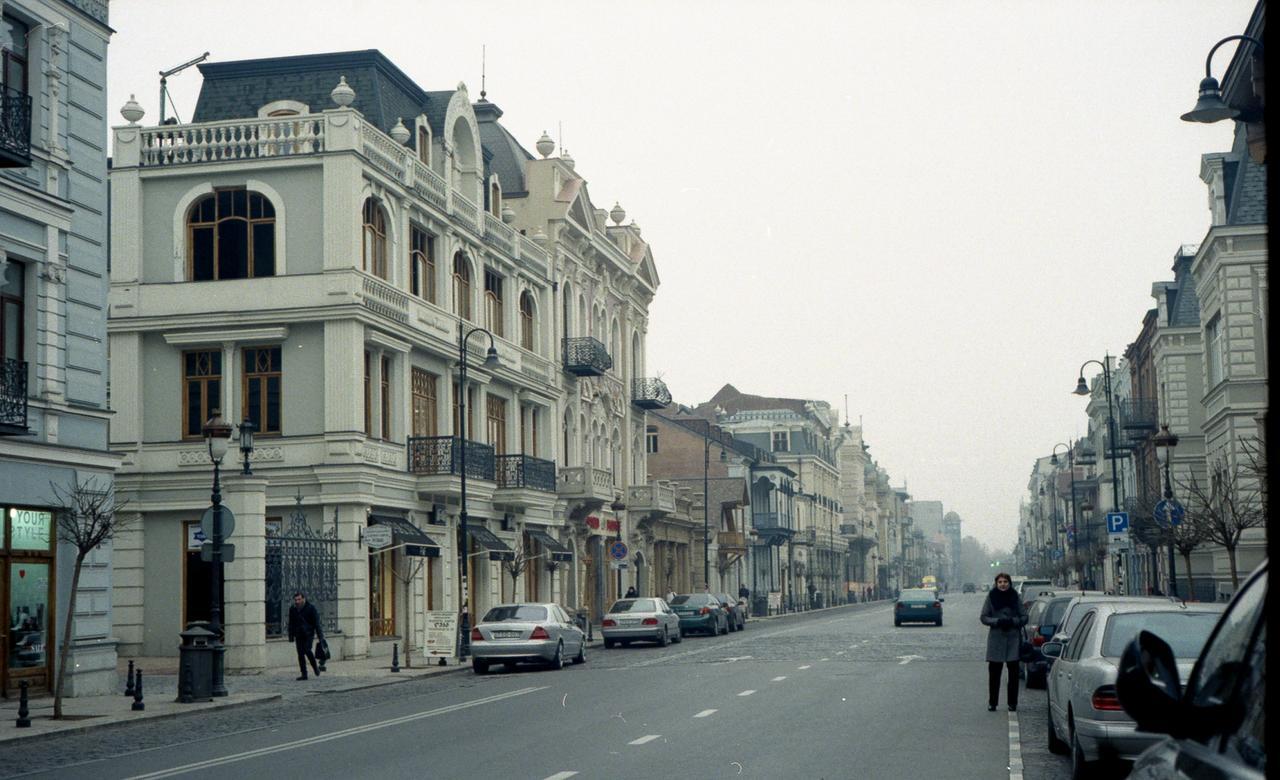 Cleopatra Palace Hostel Tbilisi Exterior photo