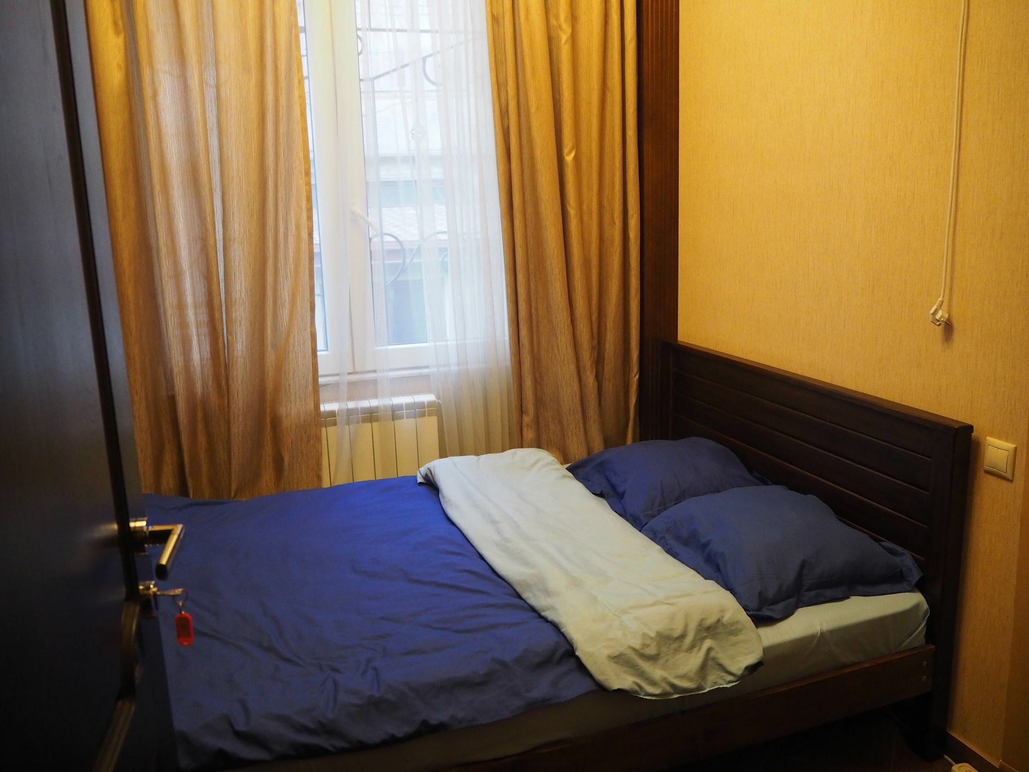 Cleopatra Palace Hostel Tbilisi Exterior photo