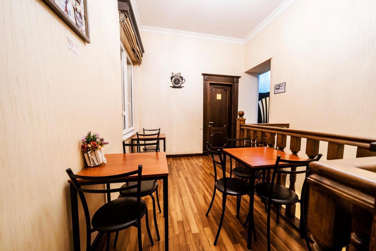 Cleopatra Palace Hostel Tbilisi Exterior photo