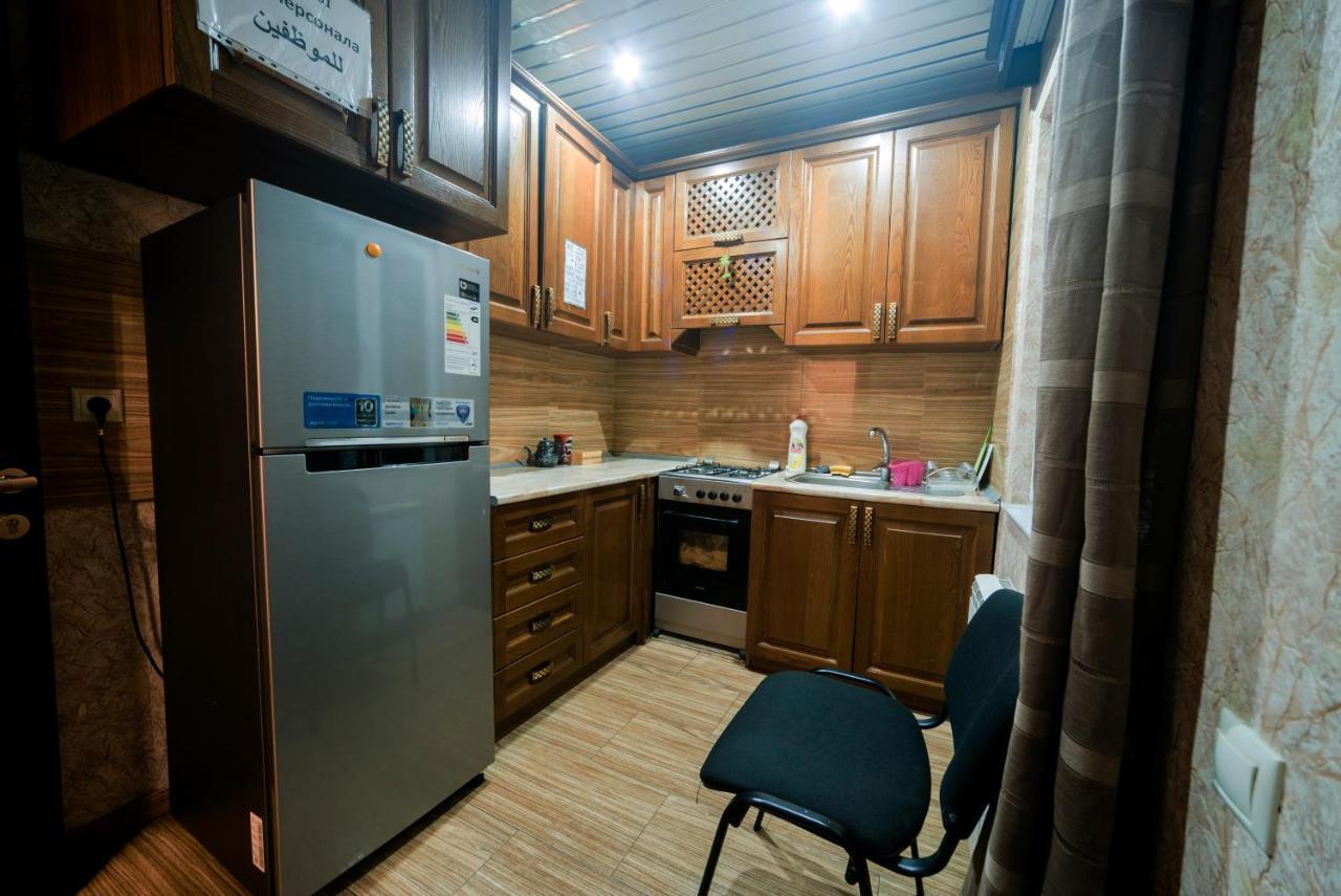 Cleopatra Palace Hostel Tbilisi Exterior photo