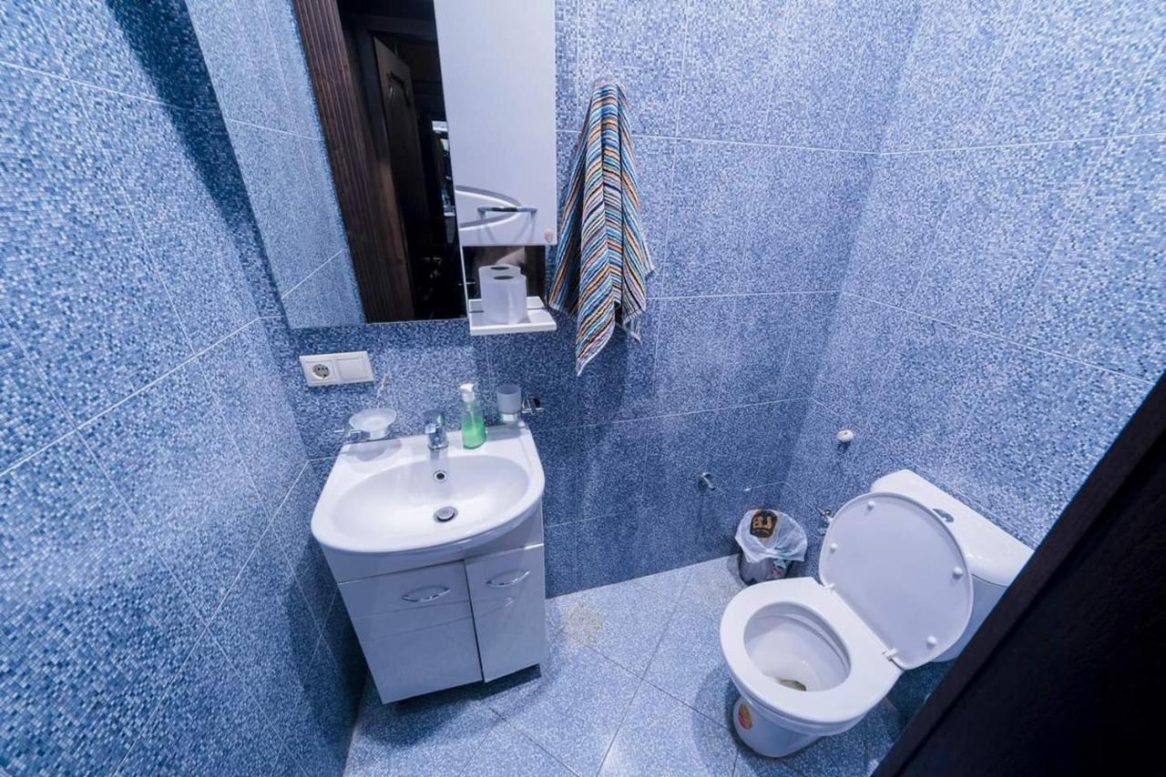 Cleopatra Palace Hostel Tbilisi Exterior photo